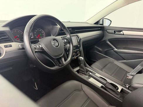 Used 2020 Volkswagen Passat 2.0T SE w/ Sunroof Package image 6