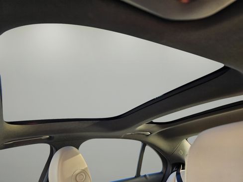 Used 2019 Mercedes-Benz E 300 image 11