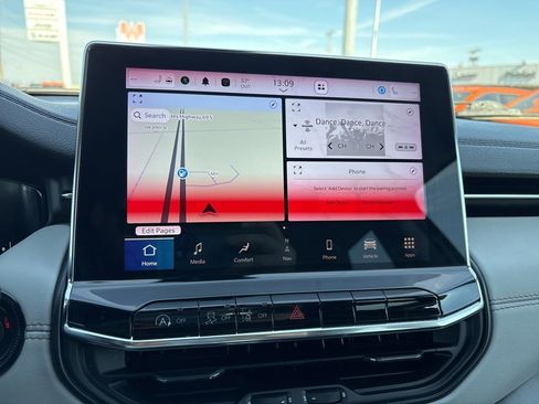 Used 2022 Jeep Compass Limited w/ Elite Group image 16