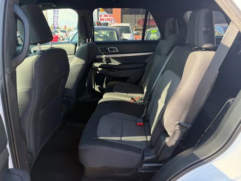 Used 2018 Ford Explorer XLT w/ Equipment Group 201A AWD/4WD image 12