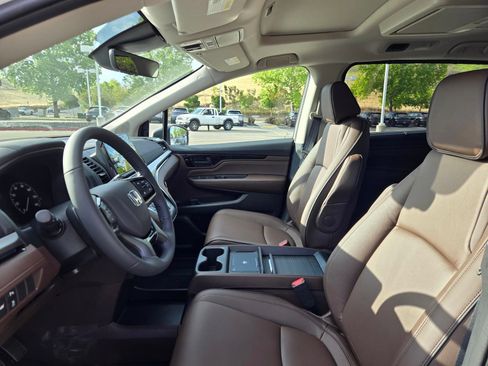 New 2026 Honda Odyssey Touring image 26