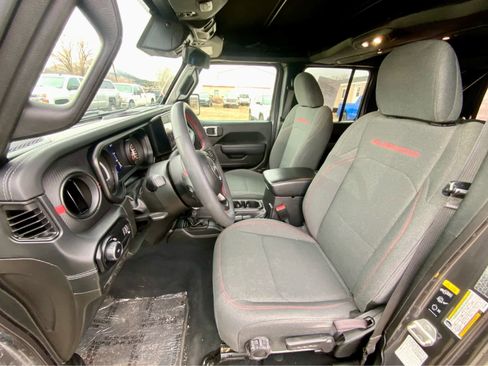 Used 2024 Jeep Wrangler Unlimited Rubicon w/ Convenience Group AWD/4WD image 20