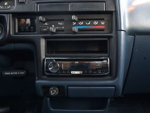 Used 1994 Toyota Pickup DX image 61