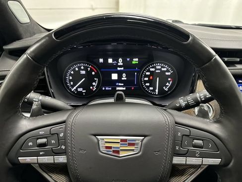 Certified 2025 Cadillac XT6 Sport w/ Platinum Package AWD/4WD image 10