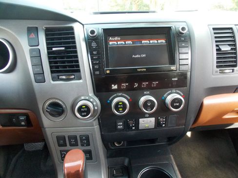 Used 2011 Toyota Sequoia Platinum AWD/4WD image 5