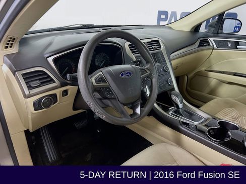 Used 2016 Ford Fusion SE image 11