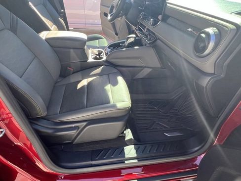 Used 2024 Chevrolet Colorado ZR2 w/ ZR2 Convenience Package III image 30