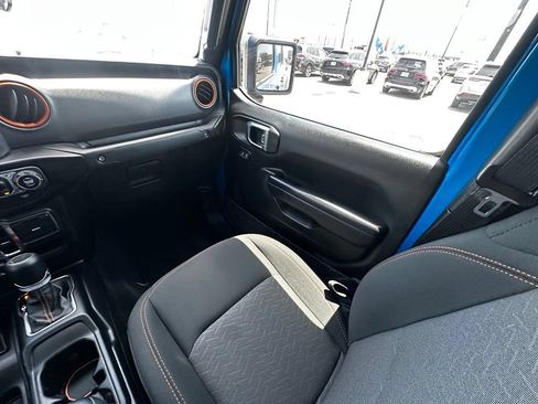 Used 2023 Jeep Gladiator Mojave w/ Cold Weather Group AWD/4WD image 16