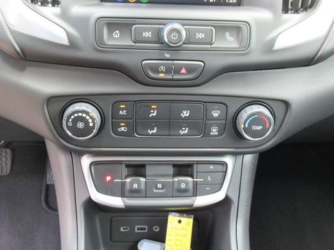 Certified 2024 GMC Terrain SLE image 24