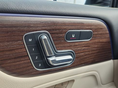 New 2026 Mercedes-Benz GLB 250 4MATIC image 14