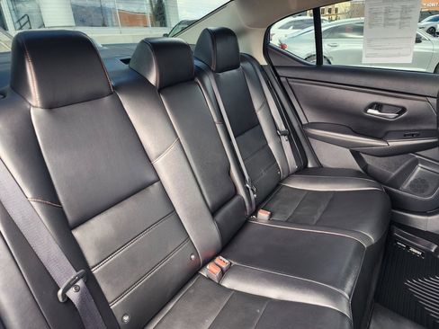 Used 2023 Nissan Sentra SR w/ SR Premium Package image 13