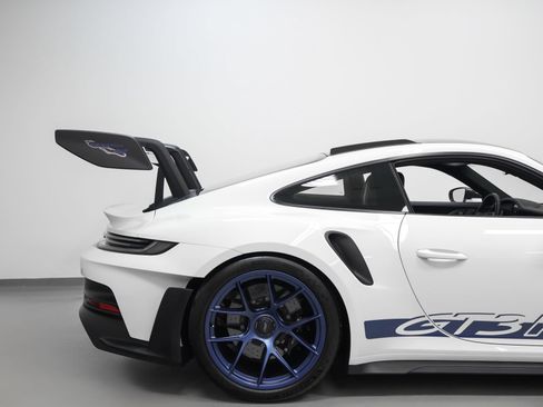 Certified 2025 Porsche 911 GT3 RS RWD image 19