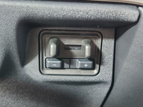 Used 2025 Ford Expedition Active AWD/4WD image 39