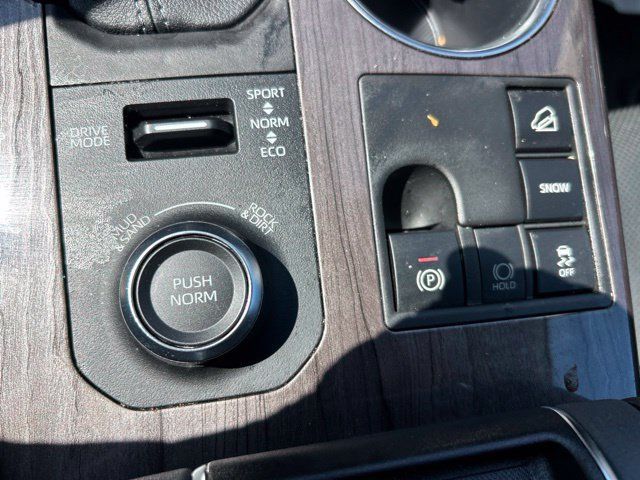 Used 2023 Toyota Highlander Limited AWD/4WD image 26