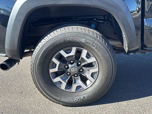 Used 2019 Toyota Tacoma TRD Off-Road image 9