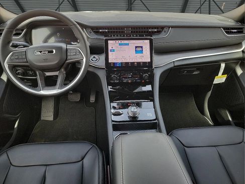 New 2025 Jeep Grand Cherokee L Limited w/ Black Appearance Package image 8