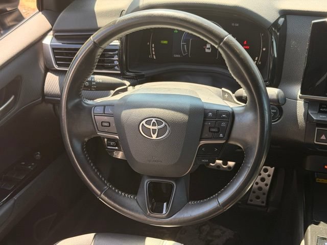 Used 2025 Toyota Camry SE FWD image 18