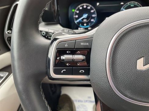 Certified 2023 Kia Sorento SX Prestige w/ Panoramic Sunroof Package AWD/4WD image 20