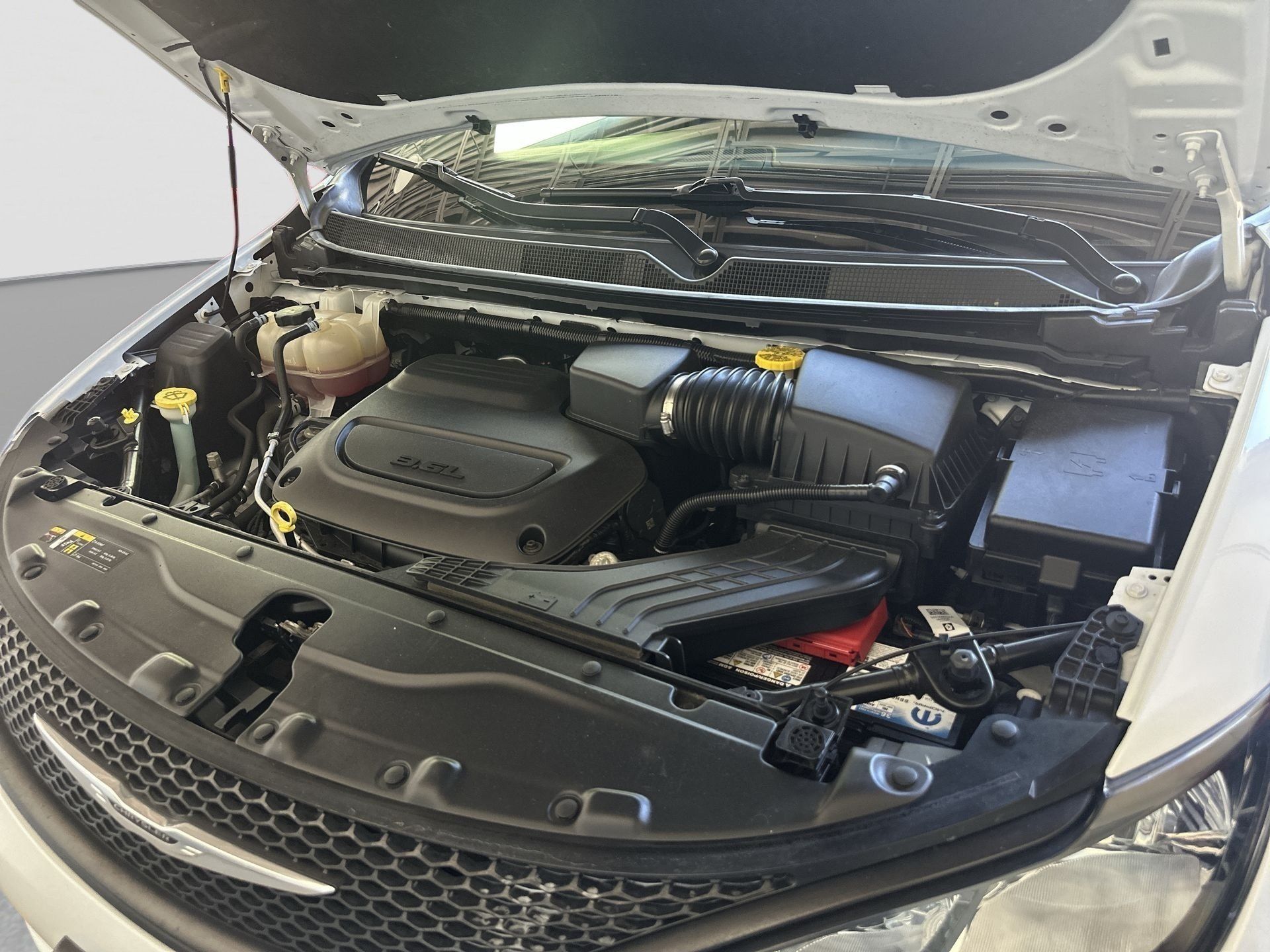 Used 2023 Chrysler Voyager LX FWD image 28