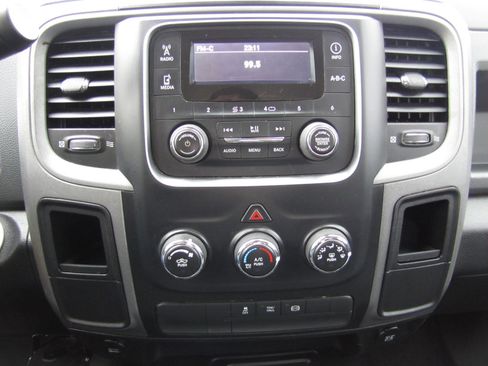Used 2015 RAM 2500 Tradesman w/ Chrome Appearance Group image 11