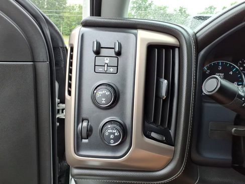 Used 2018 GMC Sierra 1500 Denali AWD/4WD image 8