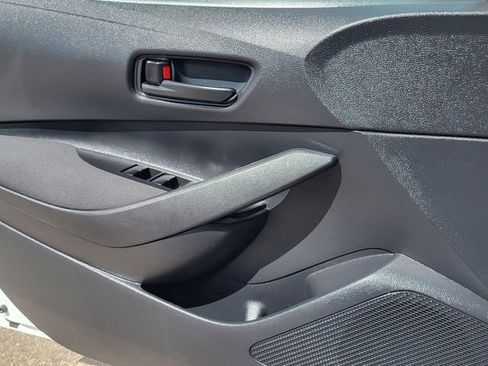Used 2025 Toyota Corolla LE image 12