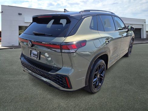 New 2026 Volkswagen Tiguan SE R-Line AWD/4WD image 3