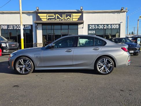 Used 2023 BMW 330e w/ Premium Package RWD image 5