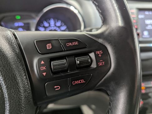 Used 2020 Kia Sedona EX image 21