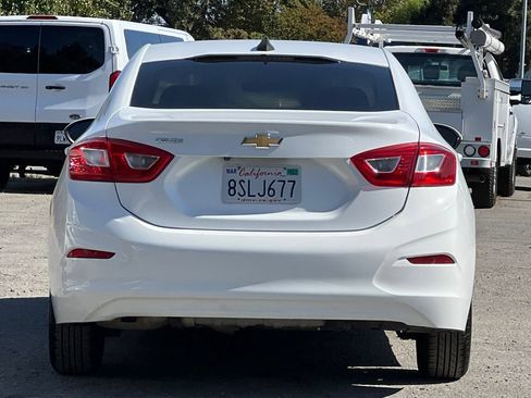 Used 2017 Chevrolet Cruze LS FWD image 5