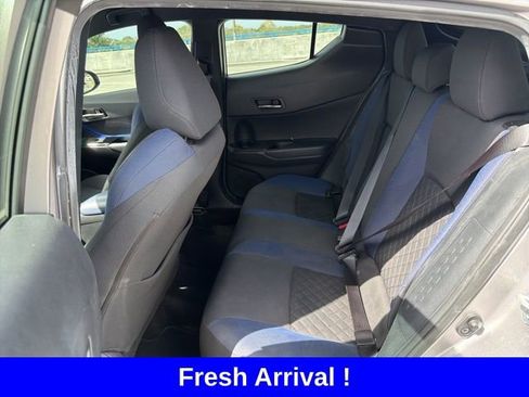 Used 2020 Toyota C-HR XLE image 11