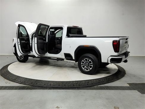 Used 2021 GMC Sierra 2500 AT4 image 13