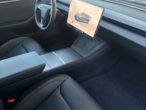 Used 2024 Tesla Model 3 Standard Range RWD image 16