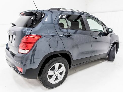 Used 2022 Chevrolet Trax LT w/ LT Convenience Package FWD image 7