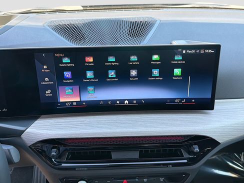 Used 2025 BMW 330i Sedan image 30