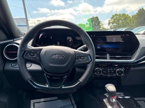 New 2026 Chevrolet Trax RS w/ Driver Confidence Package FWD image 9