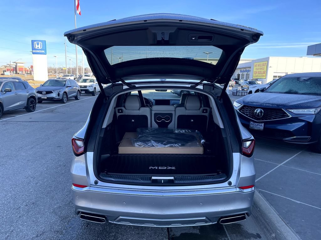 New 2026 Acura MDX w/ Advance Package AWD/4WD image 6