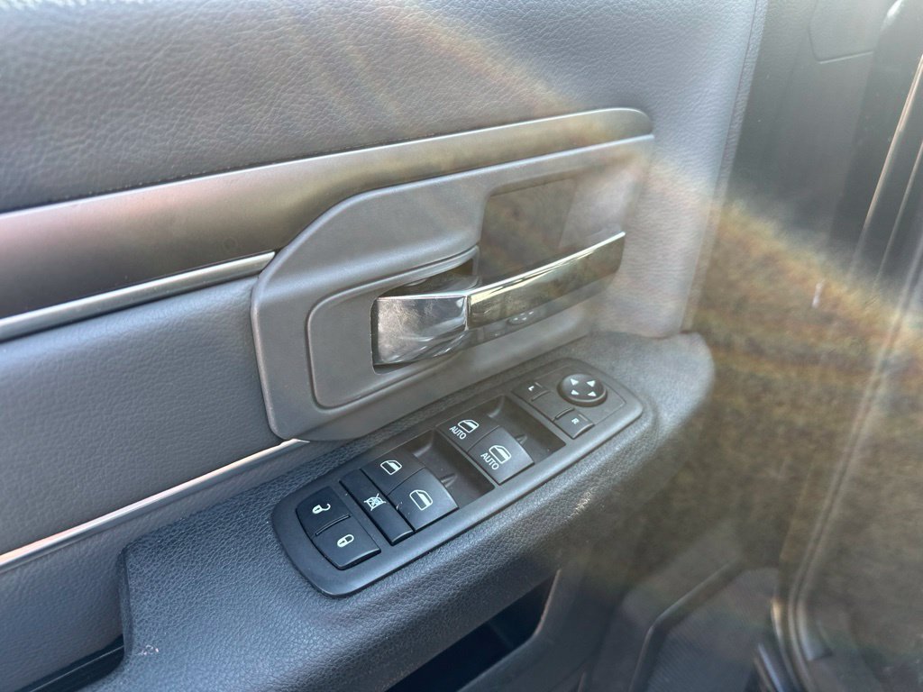 Used 2024 RAM 1500 Classic SLT AWD/4WD image 13