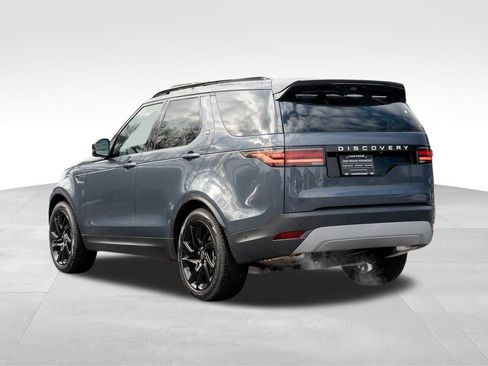 New 2025 Land Rover Discovery S image 6