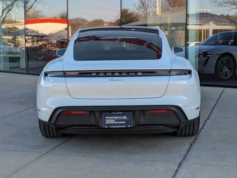 Used 2021 Porsche Taycan image 10