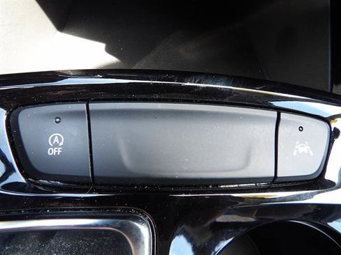 Used 2024 Chevrolet Trax ACTIV w/ Driver Confidence Package FWD image 26
