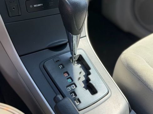 Used 2012 Toyota Corolla L FWD image 18