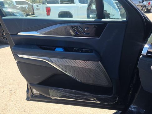 Used 2025 Cadillac Escalade IQ Sport 2 AWD/4WD image 6
