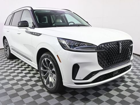 New 2026 Lincoln Aviator AWD w/ Jet Appearance Package image 9