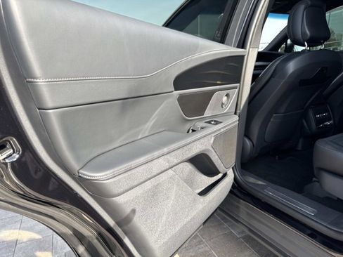 Certified 2024 Lincoln Nautilus Reserve w/ Equipment Group 202A image 18