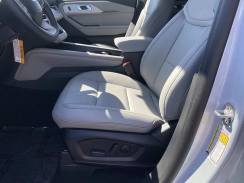 New 2026 Ford Explorer Active w/ Active Comfort Package RWD image 12