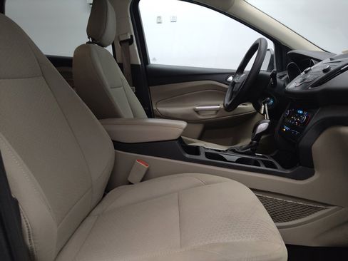 Used 2018 Ford Escape SE FWD image 21