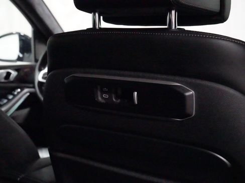 Used 2024 BMW X7 xDrive40i w/ Executive Package image 39