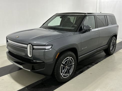 Used 2025 Rivian R1S Adventure AWD/4WD image 1
