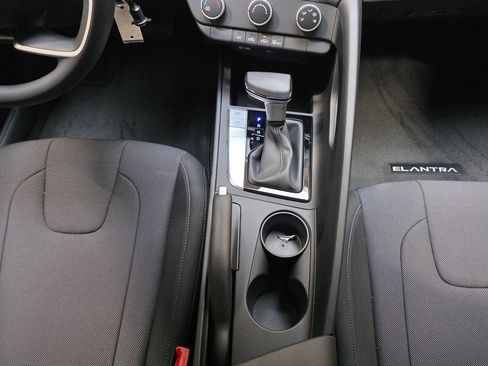 New 2026 Hyundai Elantra SE image 25